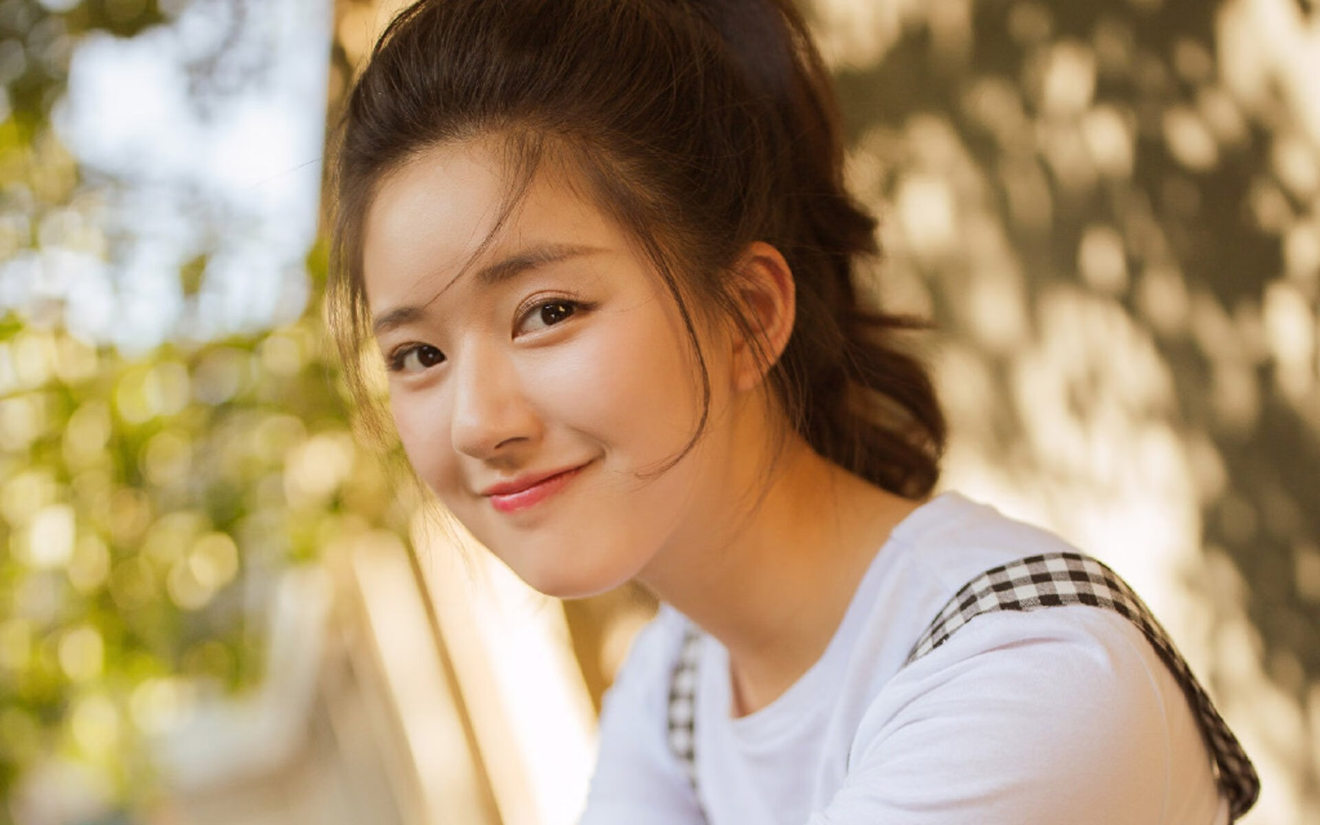 开云网站-勇士险胜湖人，常规赛巅峰对决中库里罚球绝杀，库里26+11+7 勇士大胜马刺