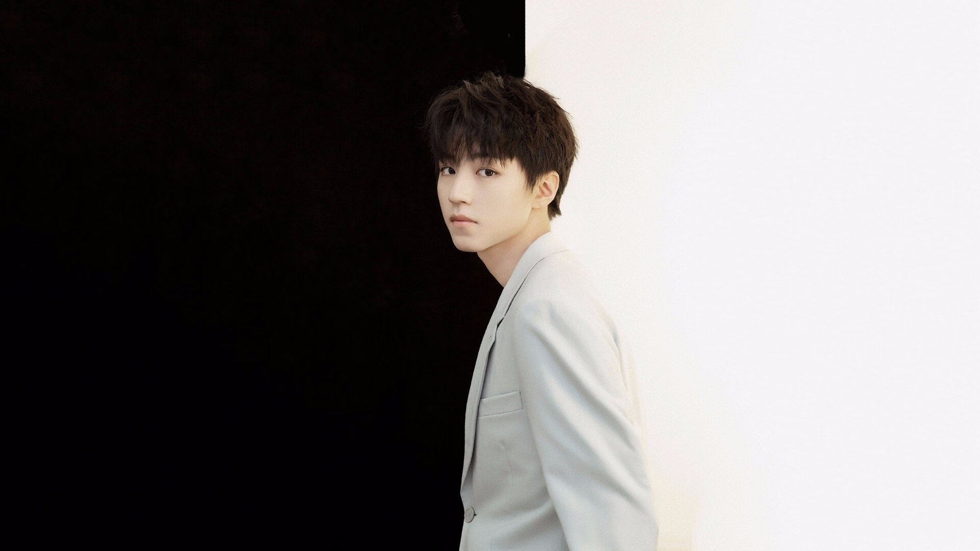 曼斯菲尔德反击迅速，野马军团全力保级，曼斯野人