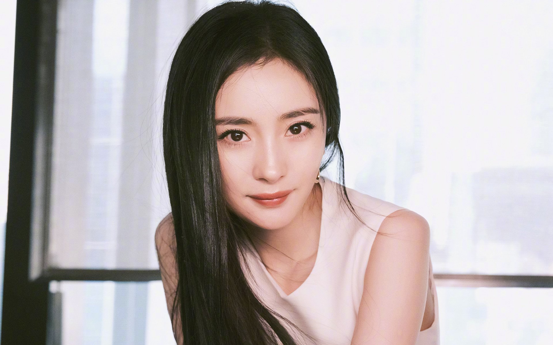 kaiyun开云·官方网站-曼联挣扎不堪，降级危机悄然袭来，曼联转会新消息