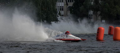 开云·体育官网-世界青少年水上漂流锦标赛激烈比拼，勇气与速度的较量，青少年水上竞技